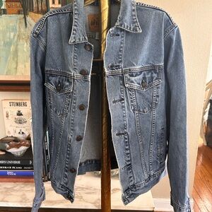 Vintage 1999/Y2K GAP Light Wash Denim Trucker Jacket